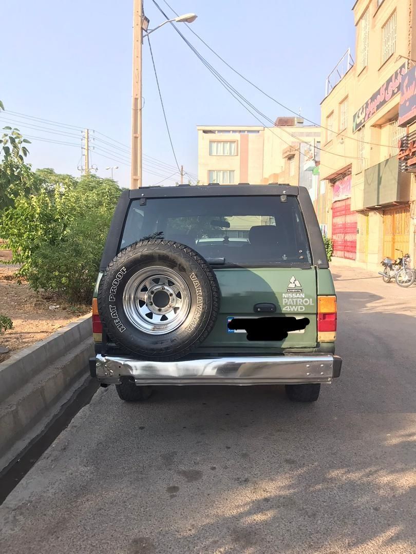 نیسان پاترول دو درب دنده‌ای - 1988