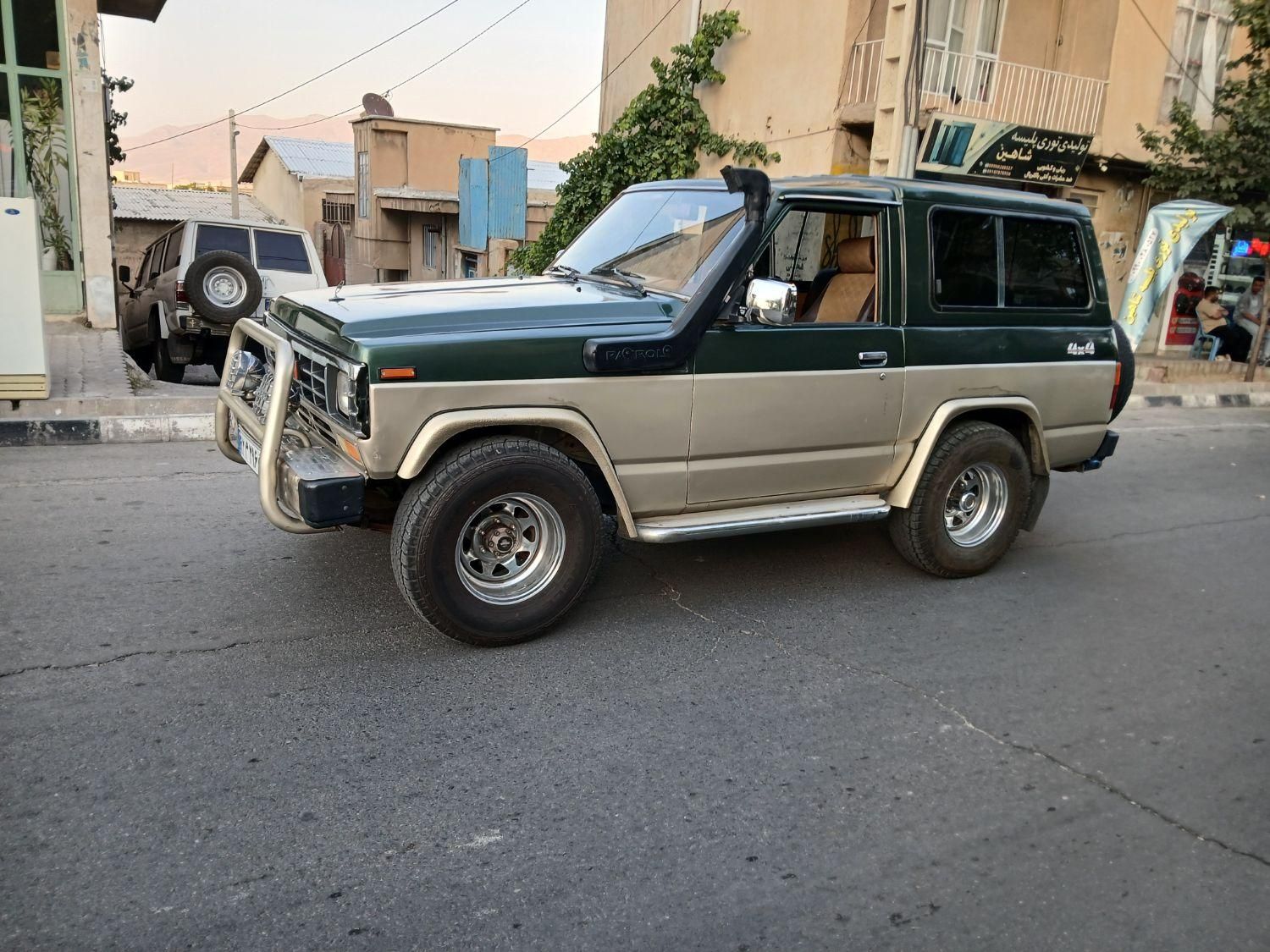 نیسان پاترول دو درب دنده‌ای - 1989