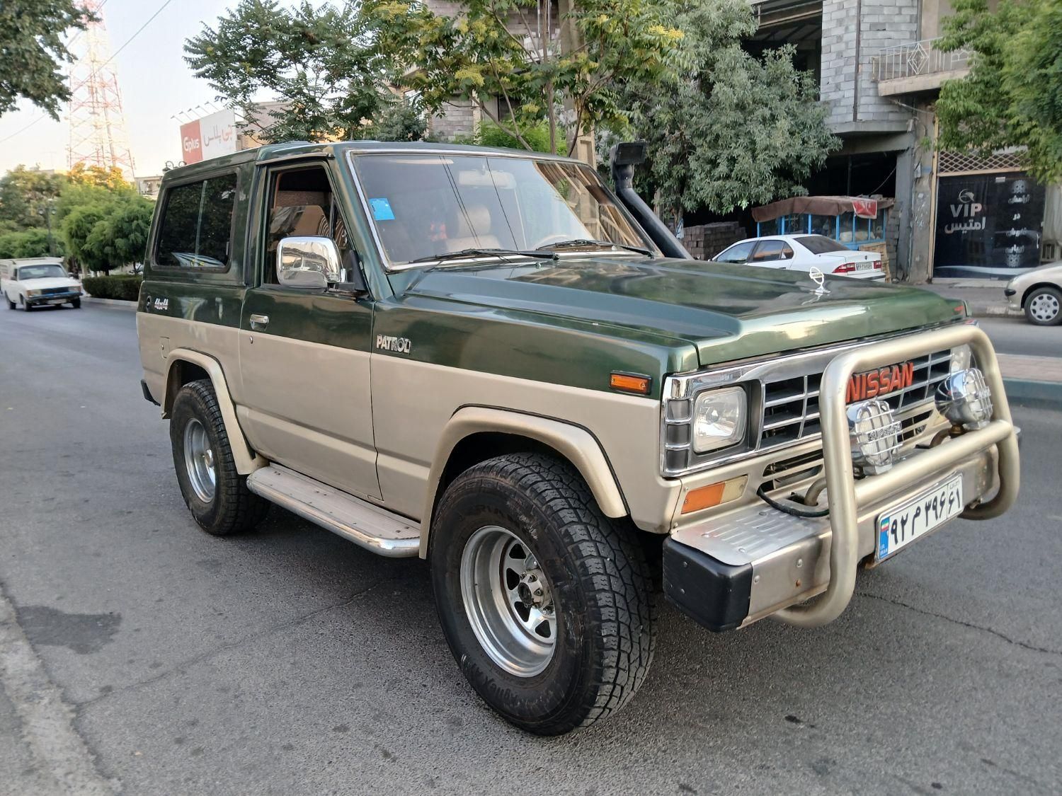 نیسان پاترول دو درب دنده‌ای - 1989