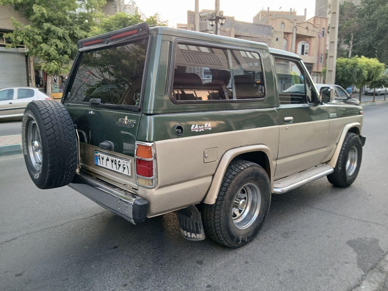 نیسان پاترول دو درب دنده‌ای - 1989