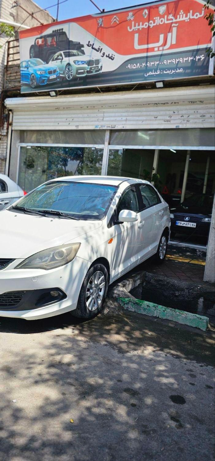 ام وی ام 315 صندوقدار اسپرت دنده‌ای - 1394