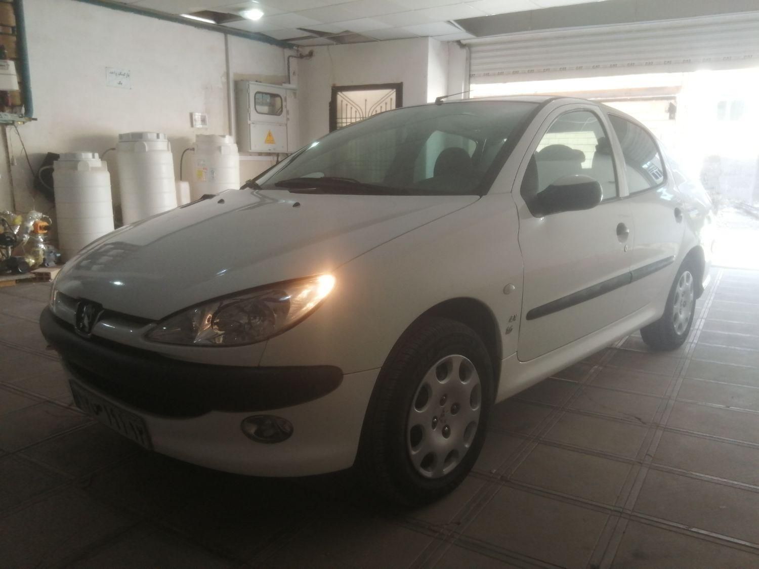 پژو ۲۰۶ صندوق دار v8 - 1394