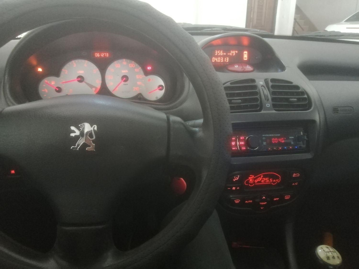 پژو ۲۰۶ صندوق دار v8 - 1394