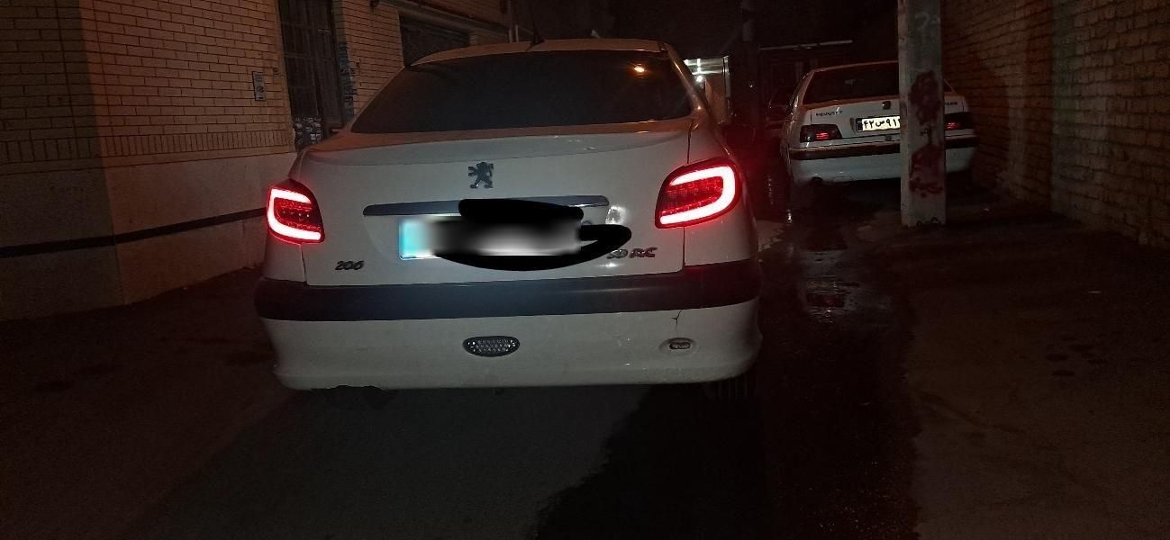 پژو ۲۰۶ صندوق دار v8 - 1390