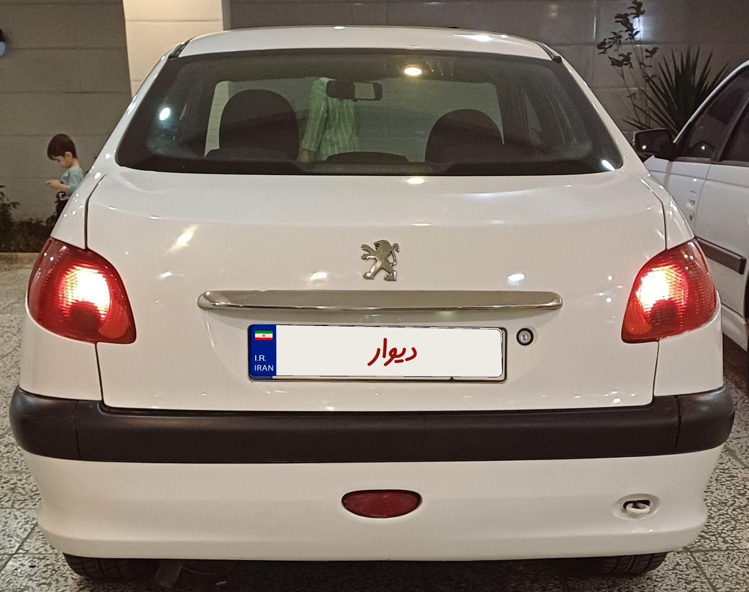 پژو ۲۰۶ صندوق دار v8 - 1390