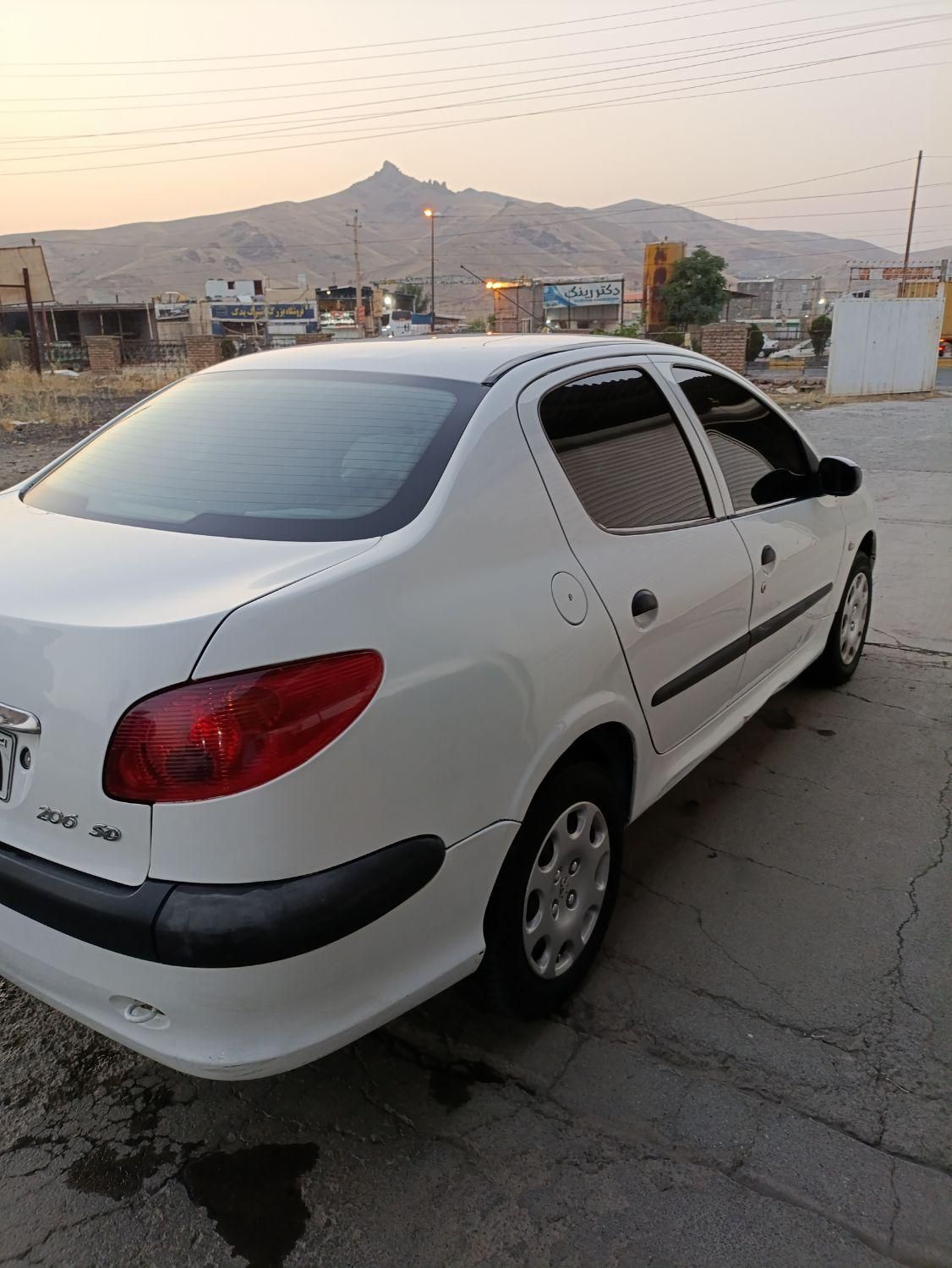پژو ۲۰۶ صندوق دار v8 - 1390