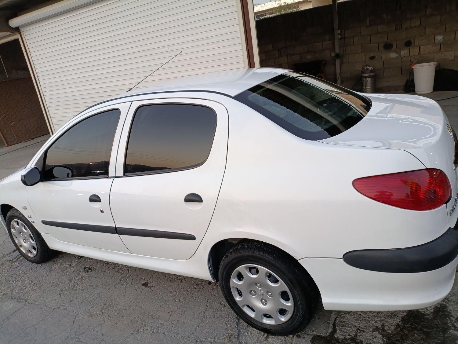 پژو ۲۰۶ صندوق دار v8 - 1390