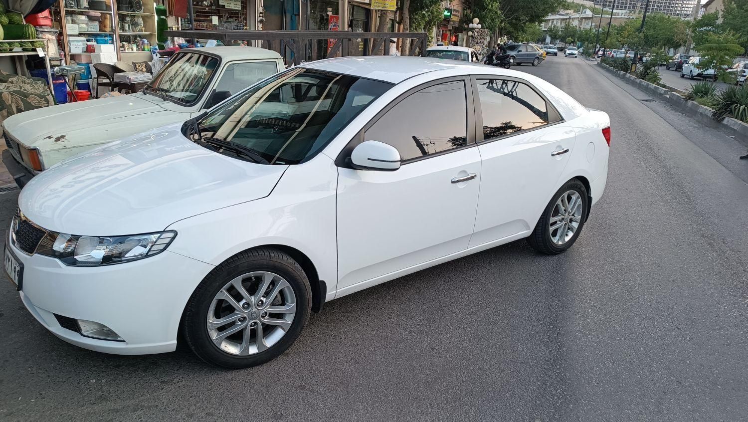 کیا سراتو 2.0 لیتر اتوماتیک GT لاین - 2015