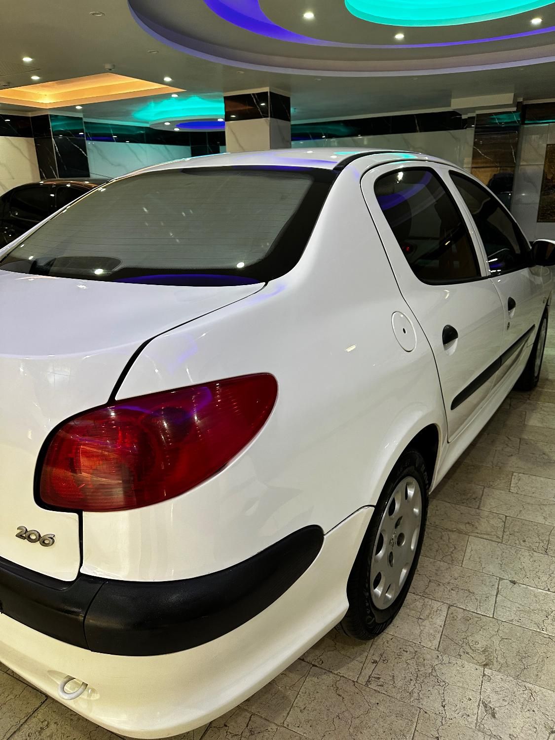 پژو ۲۰۶ صندوق دار v8 - 1393