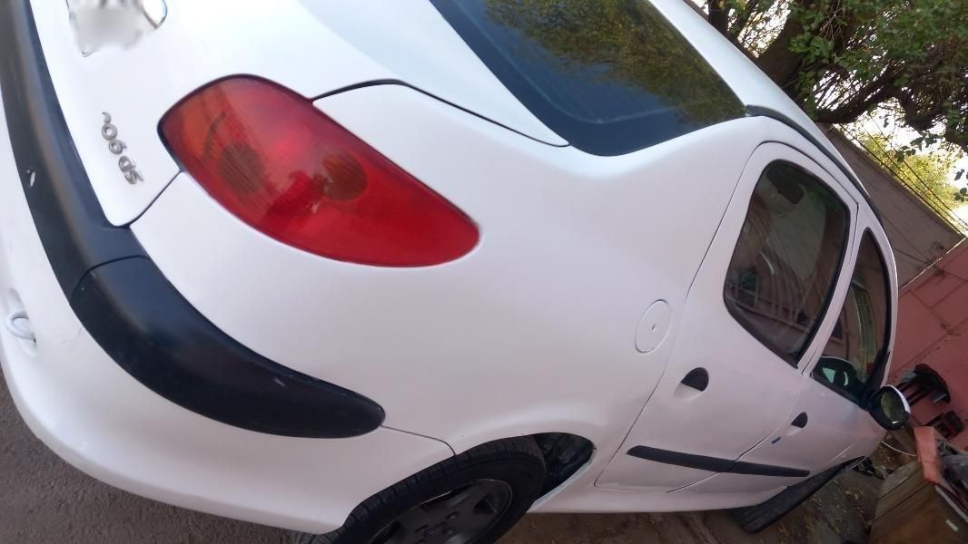 پژو ۲۰۶ صندوق دار v8 - 1389