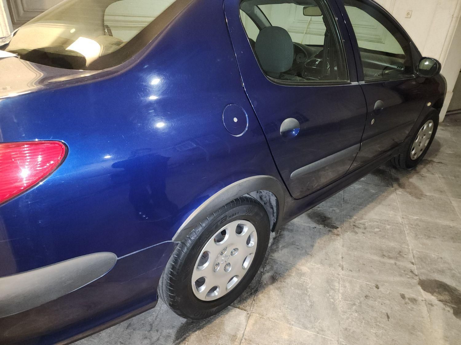 پژو ۲۰۶ صندوق دار v8 - 1393