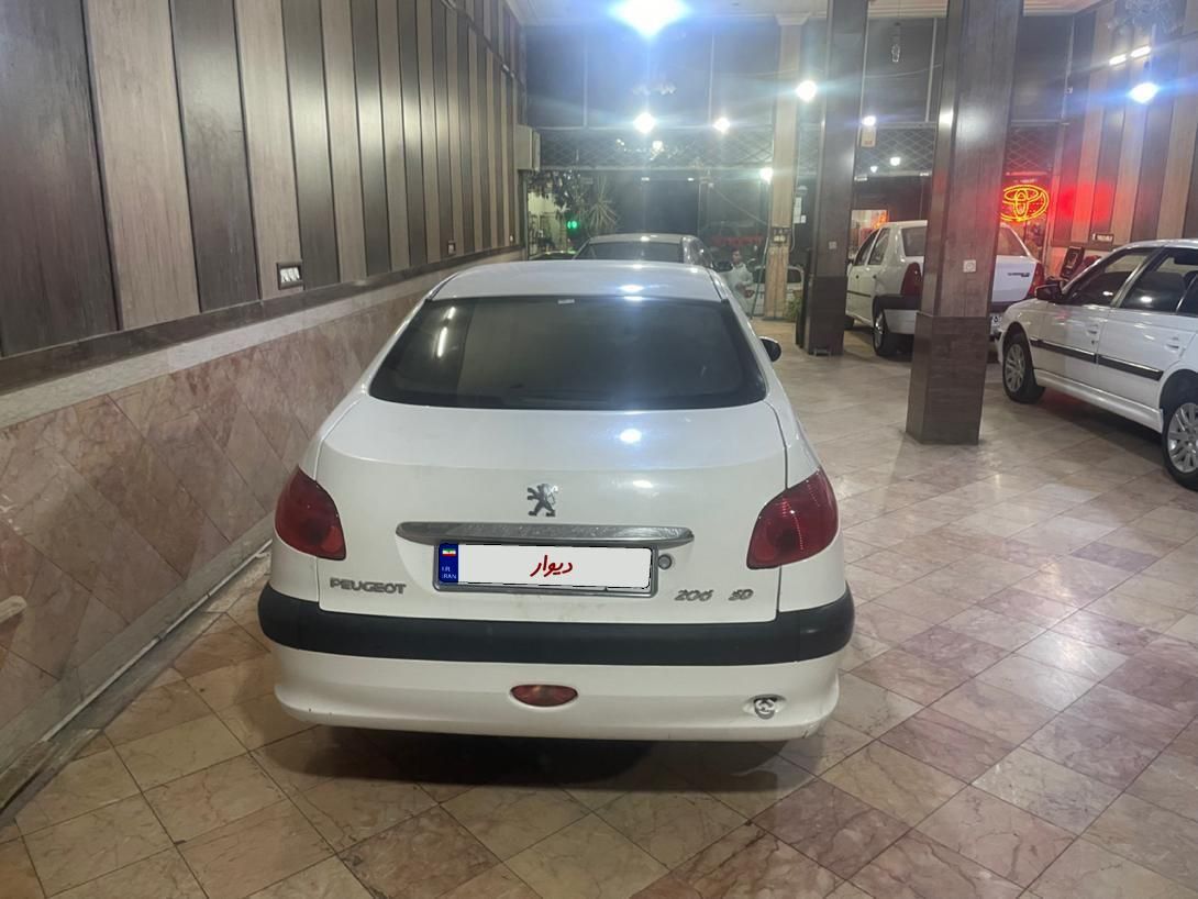 پژو ۲۰۶ صندوق دار v8 - 1393