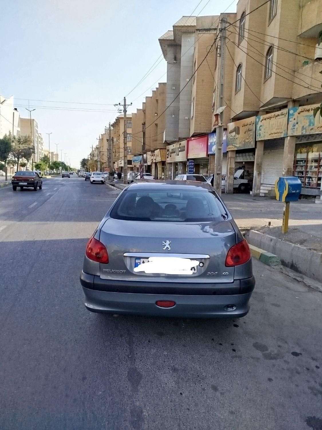 پژو ۲۰۶ صندوق دار v8 - 1393