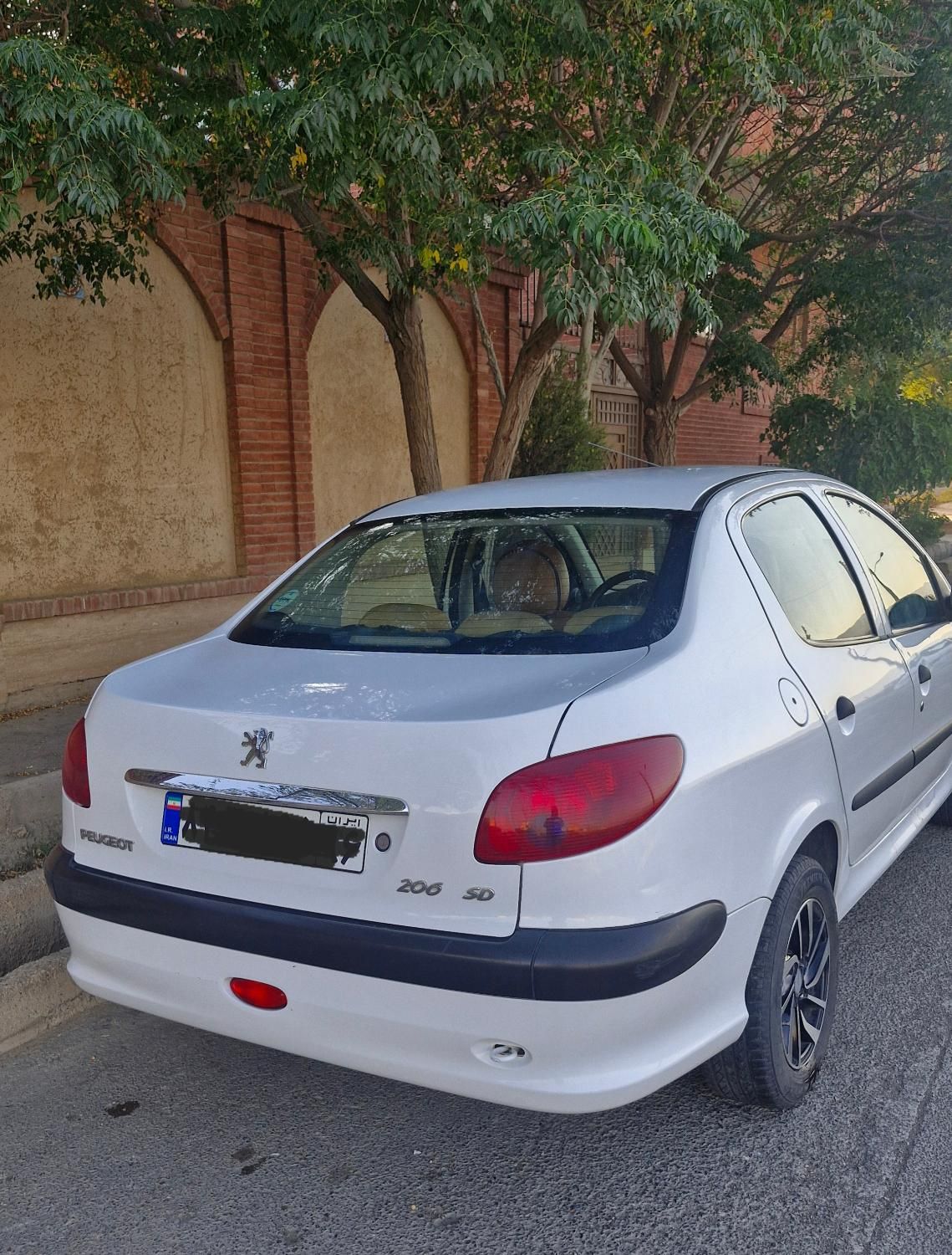 پژو ۲۰۶ صندوق دار v8 - 1399