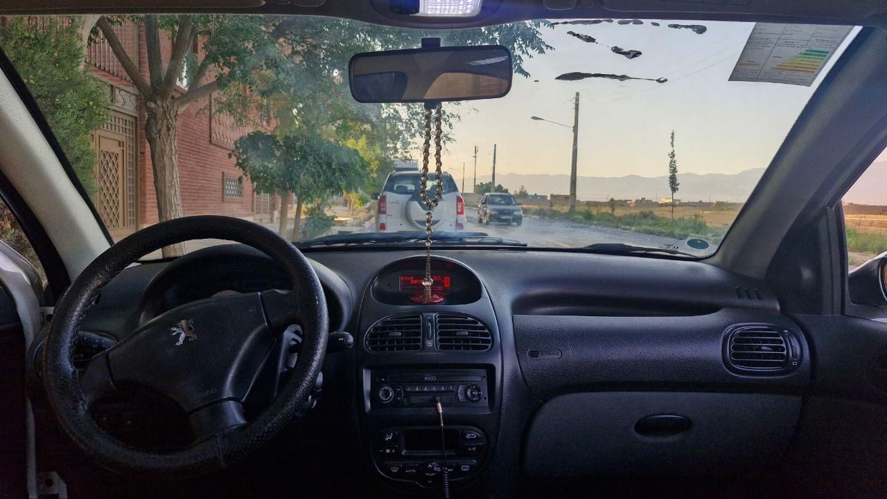 پژو ۲۰۶ صندوق دار v8 - 1399