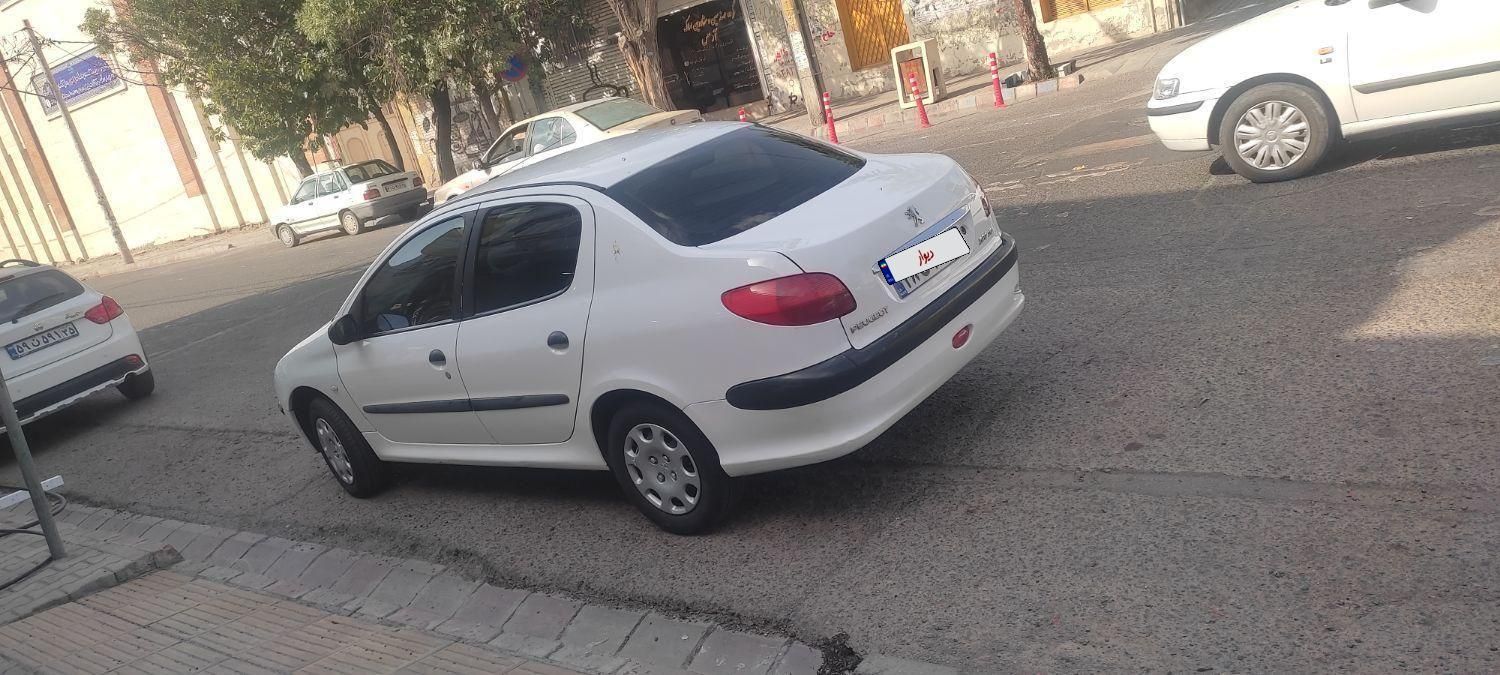 پژو ۲۰۶ صندوق دار v8 - 1390