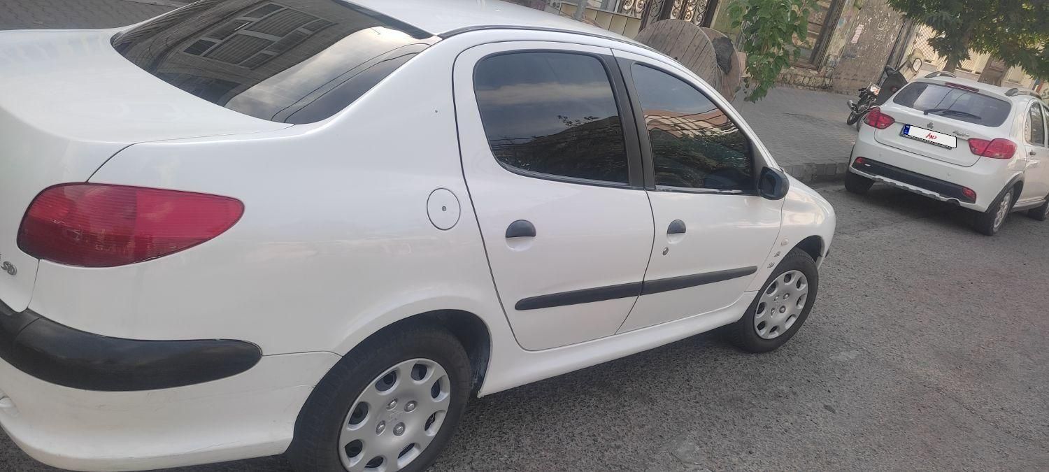 پژو ۲۰۶ صندوق دار v8 - 1390
