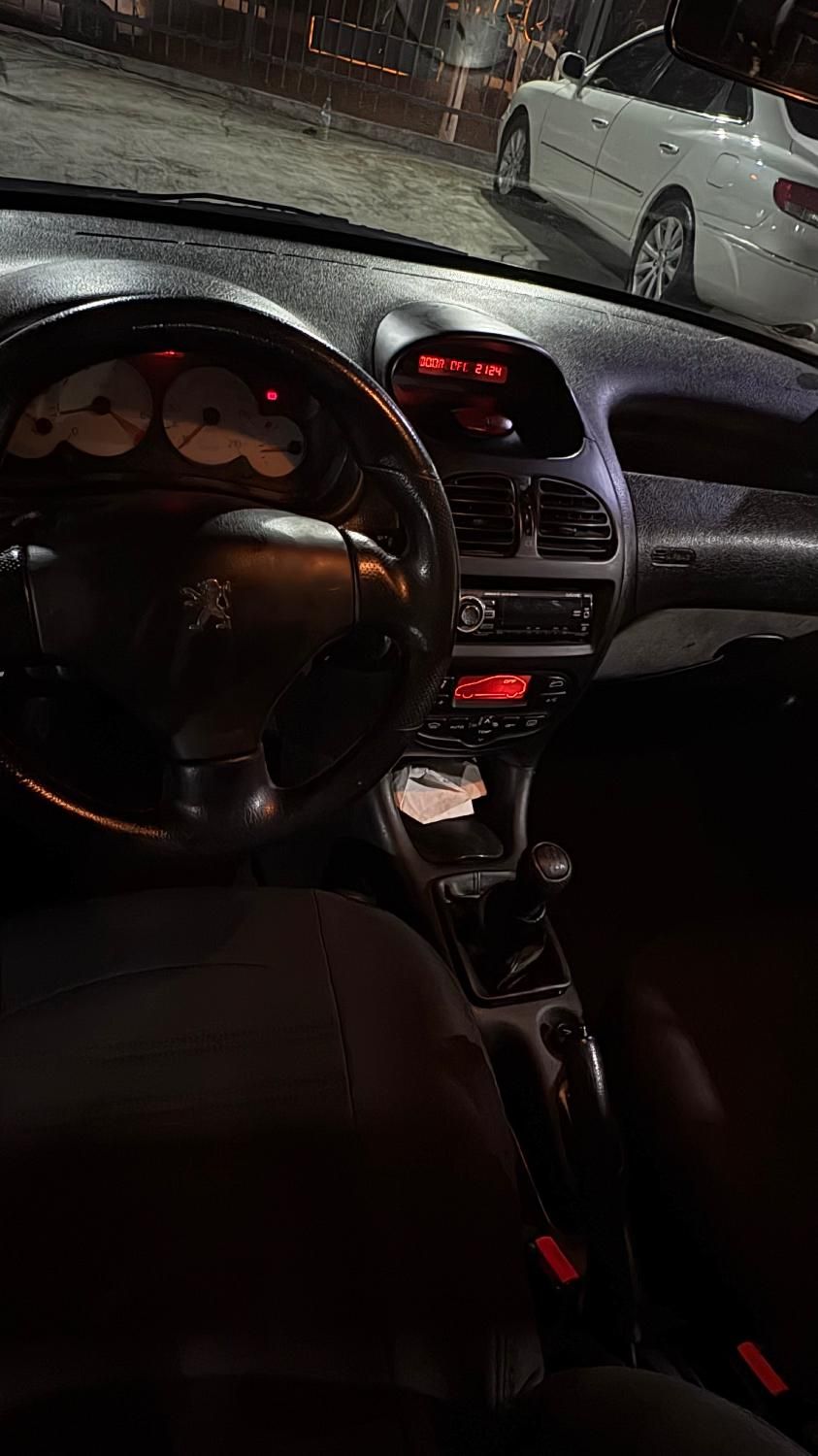 پژو ۲۰۶ صندوق دار v8 - 1389