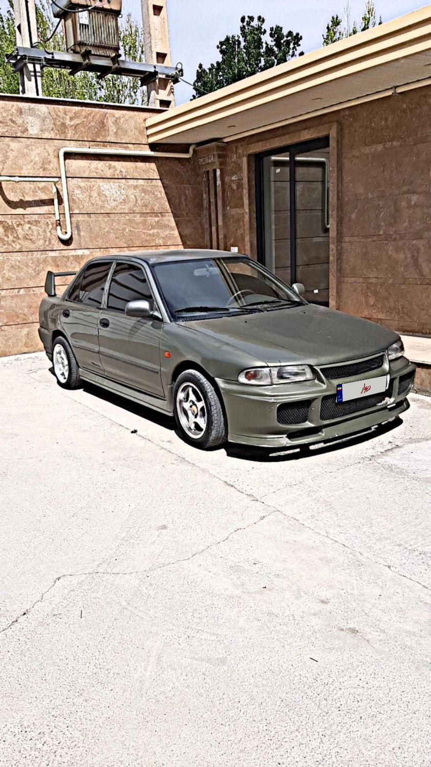 میتسوبیشی لنسر 1.6 لیتر دنده ای - 1992
