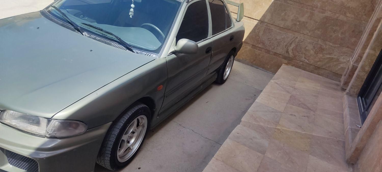 میتسوبیشی لنسر 1.6 لیتر دنده ای - 1992