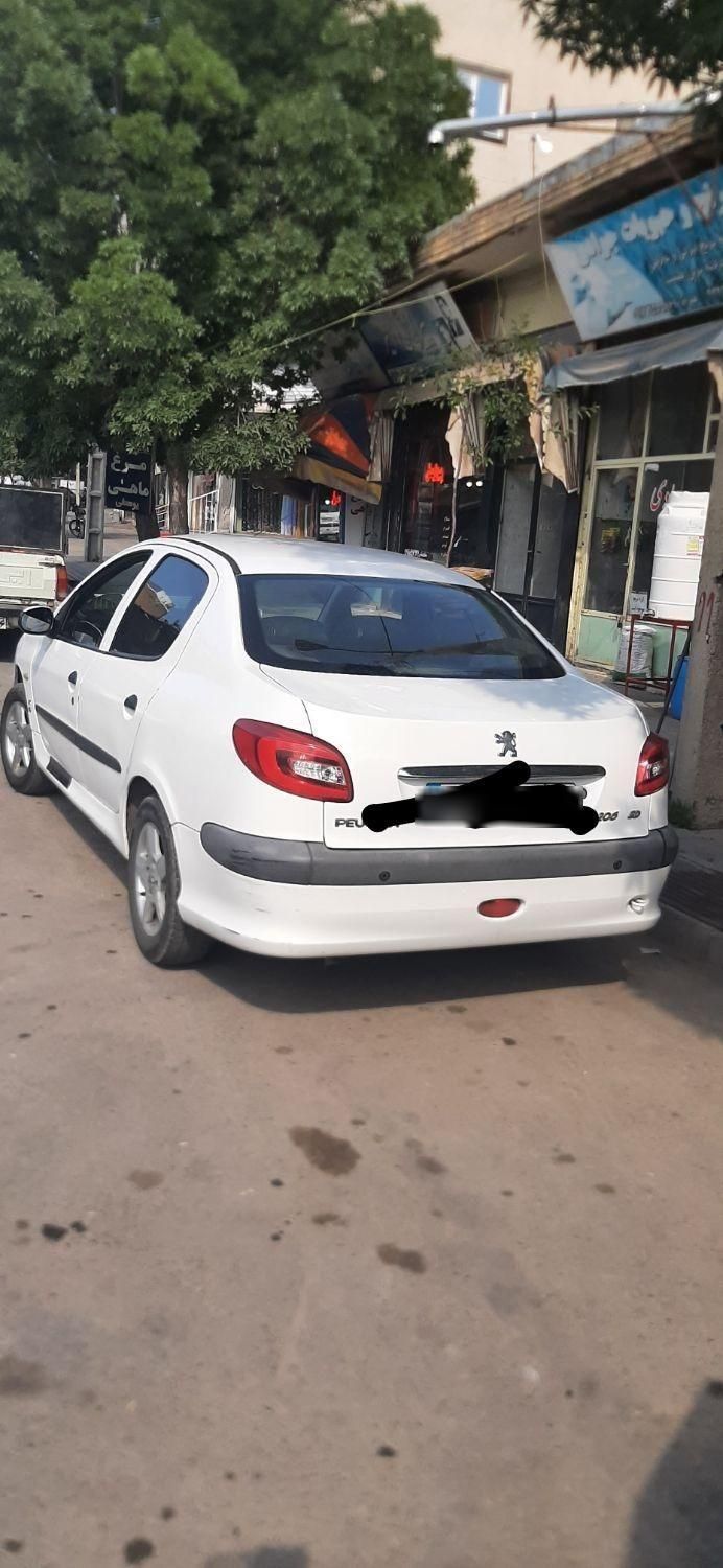 پژو ۲۰۶ صندوق دار v8 - 1394