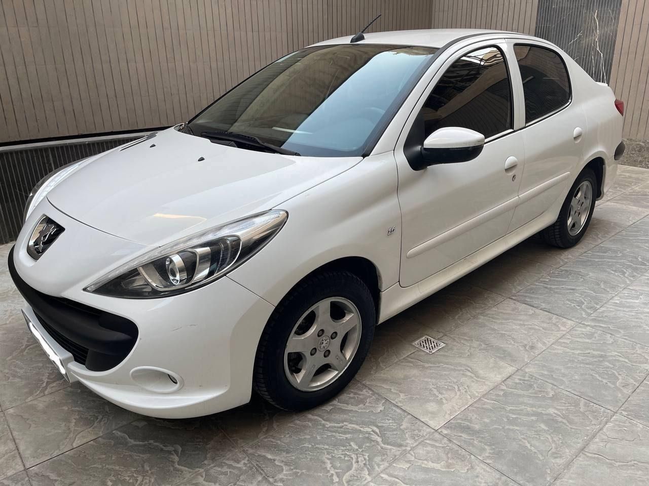 پژو ۲۰۷ صندوق دار اتوماتیک - 1397
