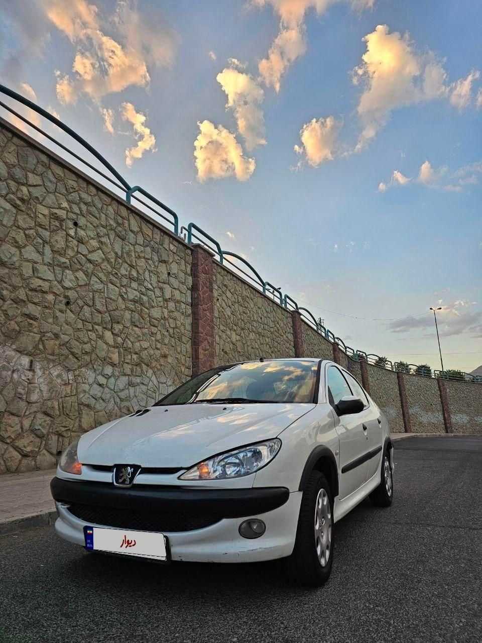پژو ۲۰۶ صندوق دار v8 - 1392