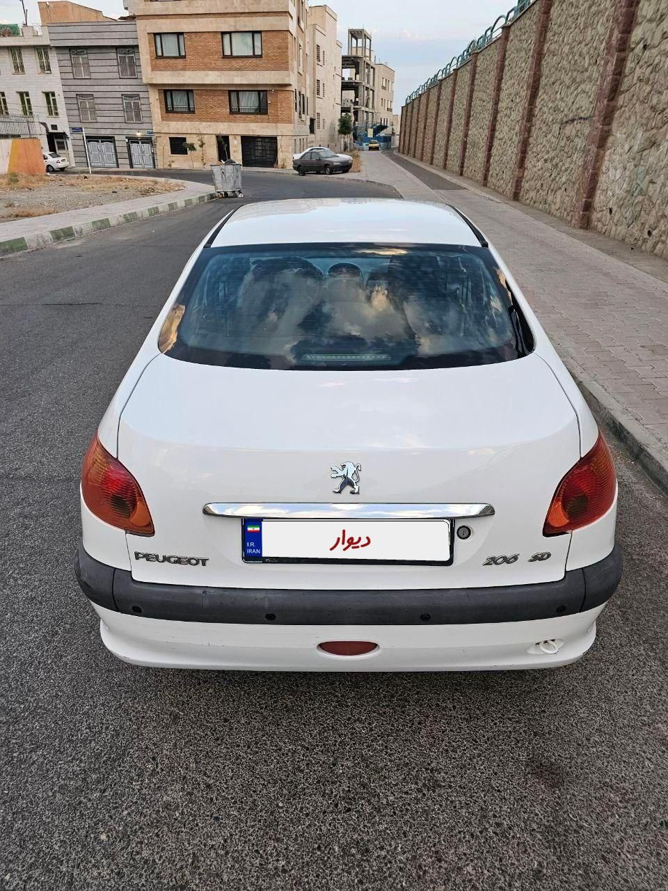 پژو ۲۰۶ صندوق دار v8 - 1392