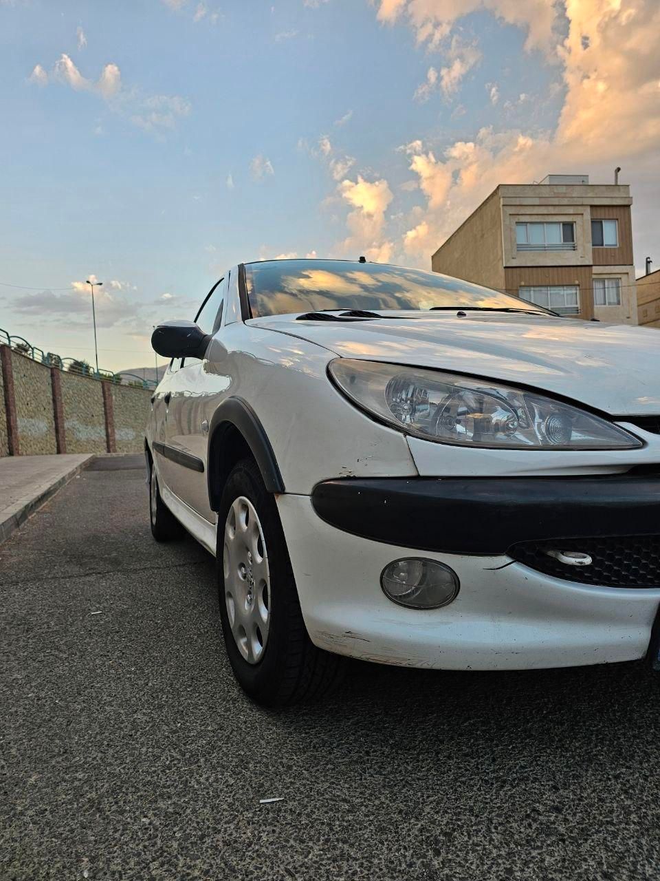 پژو ۲۰۶ صندوق دار v8 - 1392