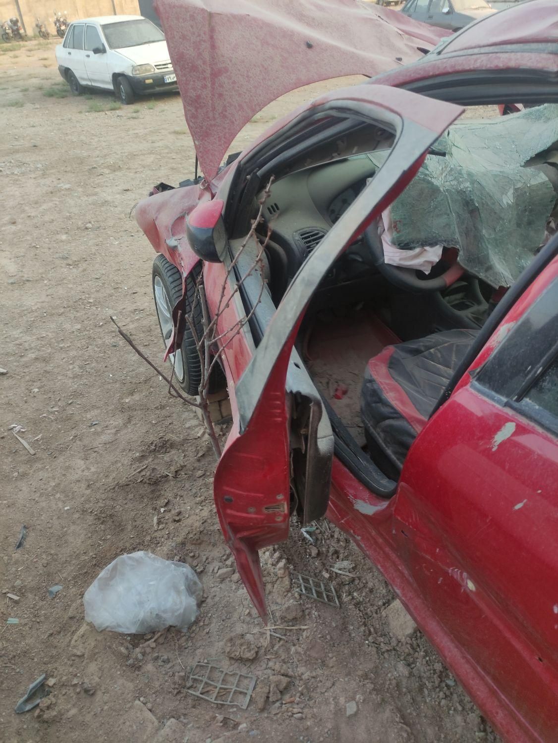 پژو ۲۰۶ صندوق دار v8 - 1393