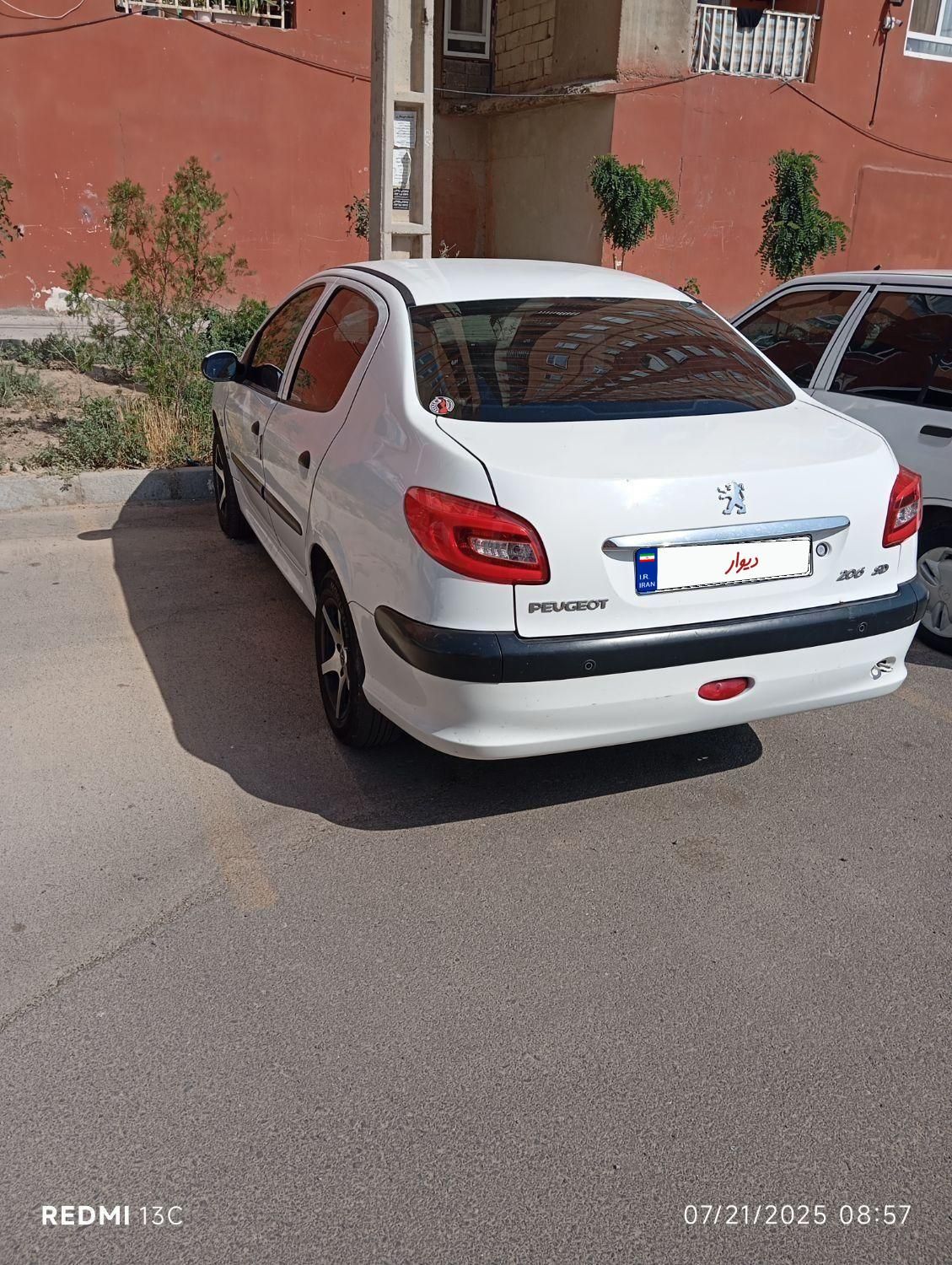 پژو ۲۰۶ صندوق دار v8 - 1397