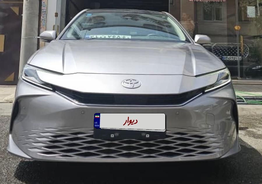 تویوتا کمری XLE - 2024