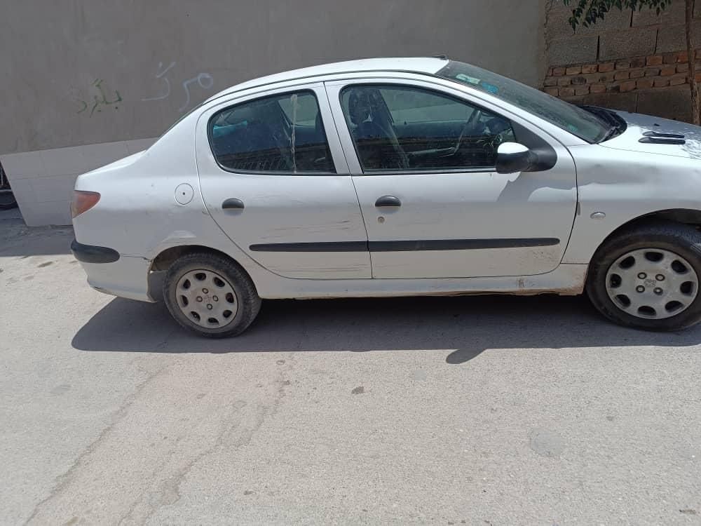 پژو ۲۰۶ صندوق دار v8 - 1390