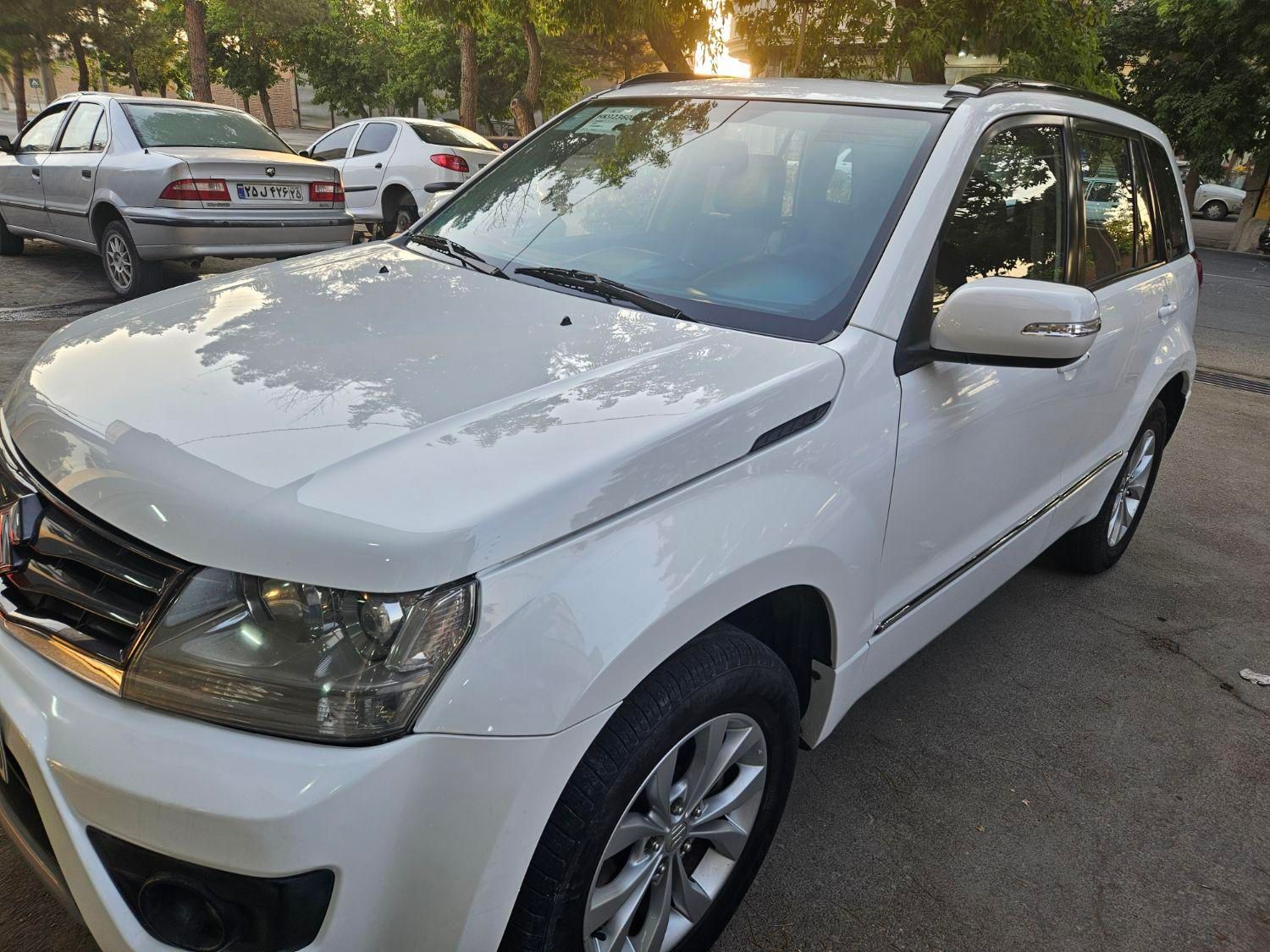 سوزوکی ویتارا ایران خودرو 2400 اتوماتیک - 1396