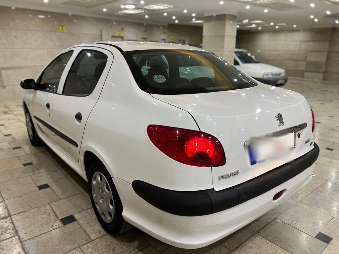 پژو ۲۰۶ صندوق دار v8 - 1397