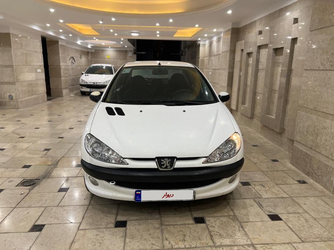 پژو ۲۰۶ صندوق دار v8 - 1397