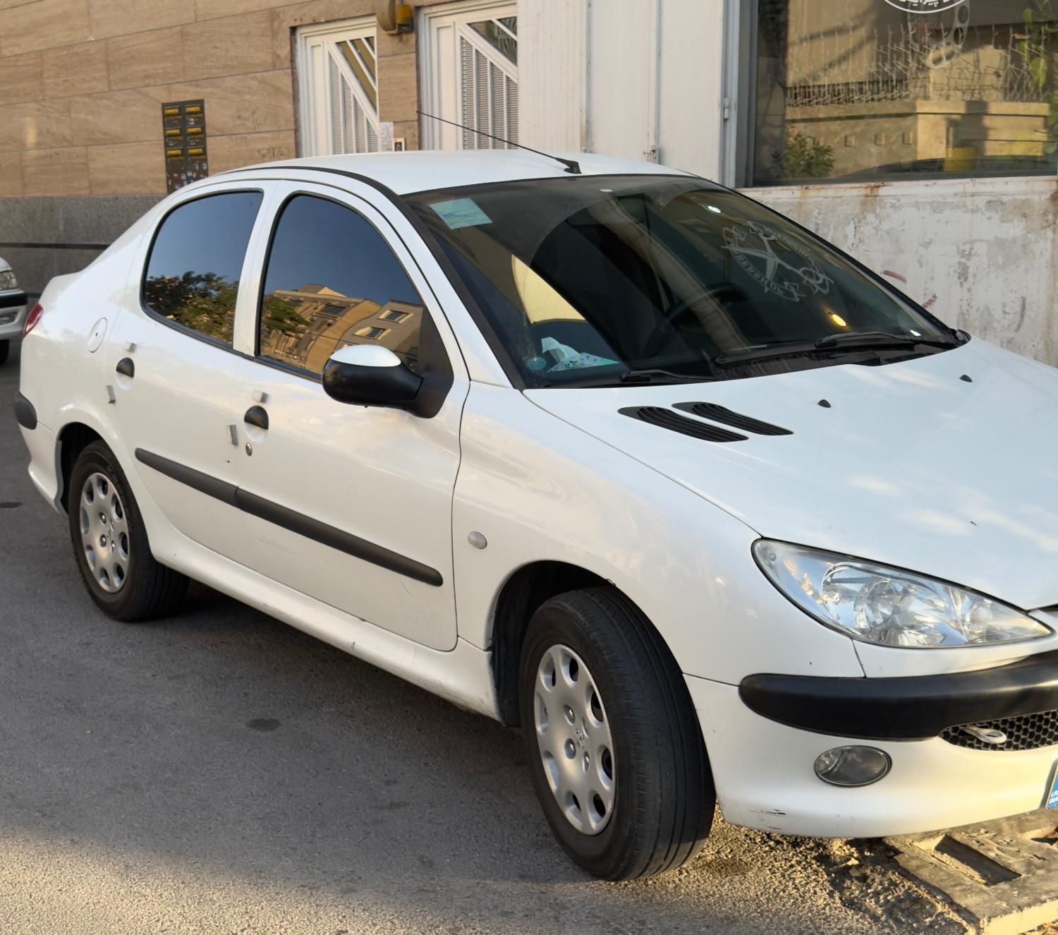پژو ۲۰۶ صندوق دار v8 - 1396