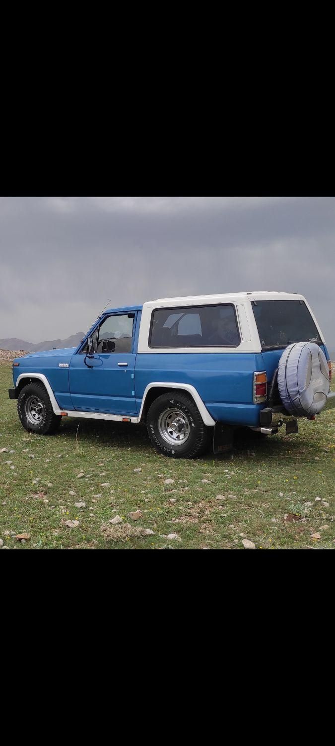 نیسان پاترول دو درب دنده‌ای - 1988