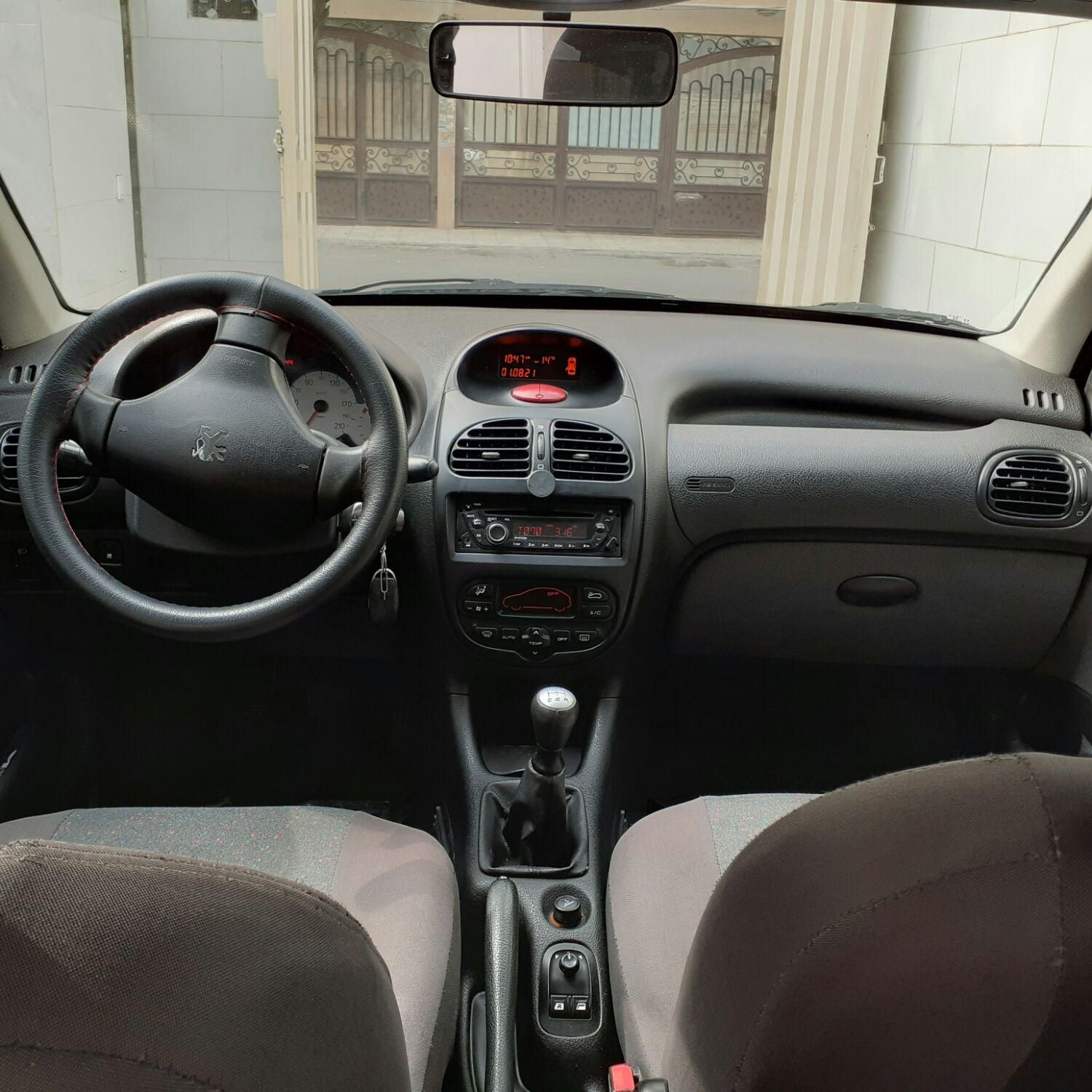 پژو ۲۰۶ صندوق دار v8 - 1393