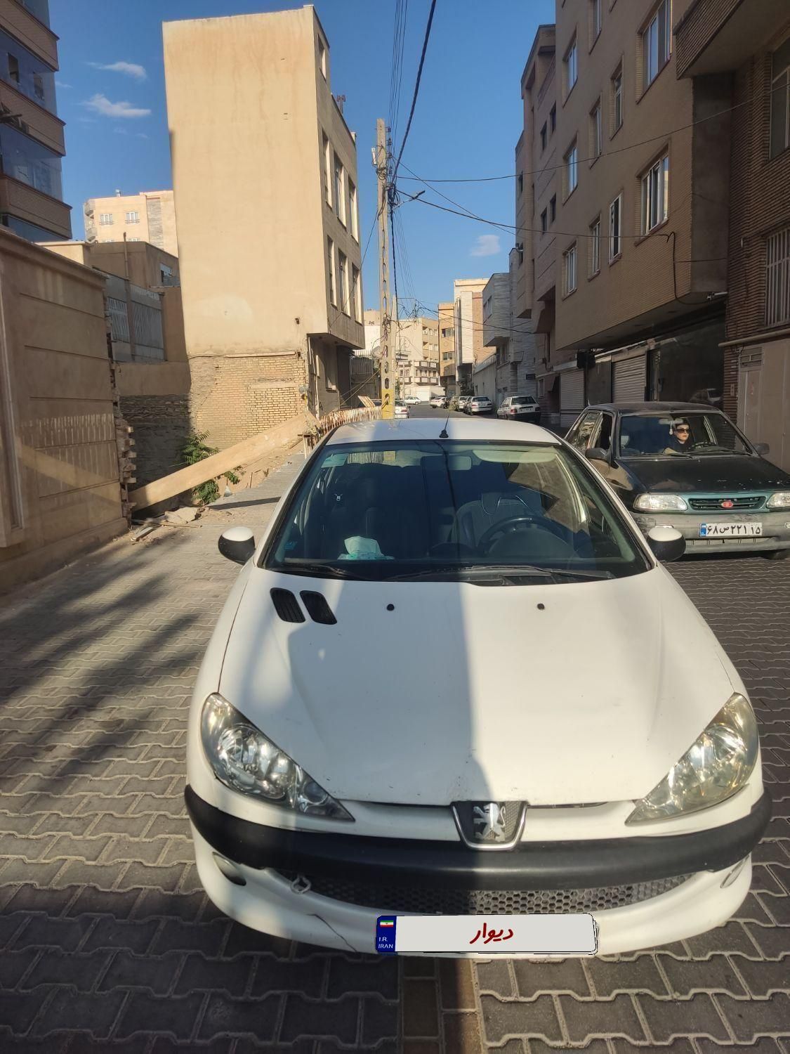 پژو ۲۰۶ صندوق دار v8 - 1393