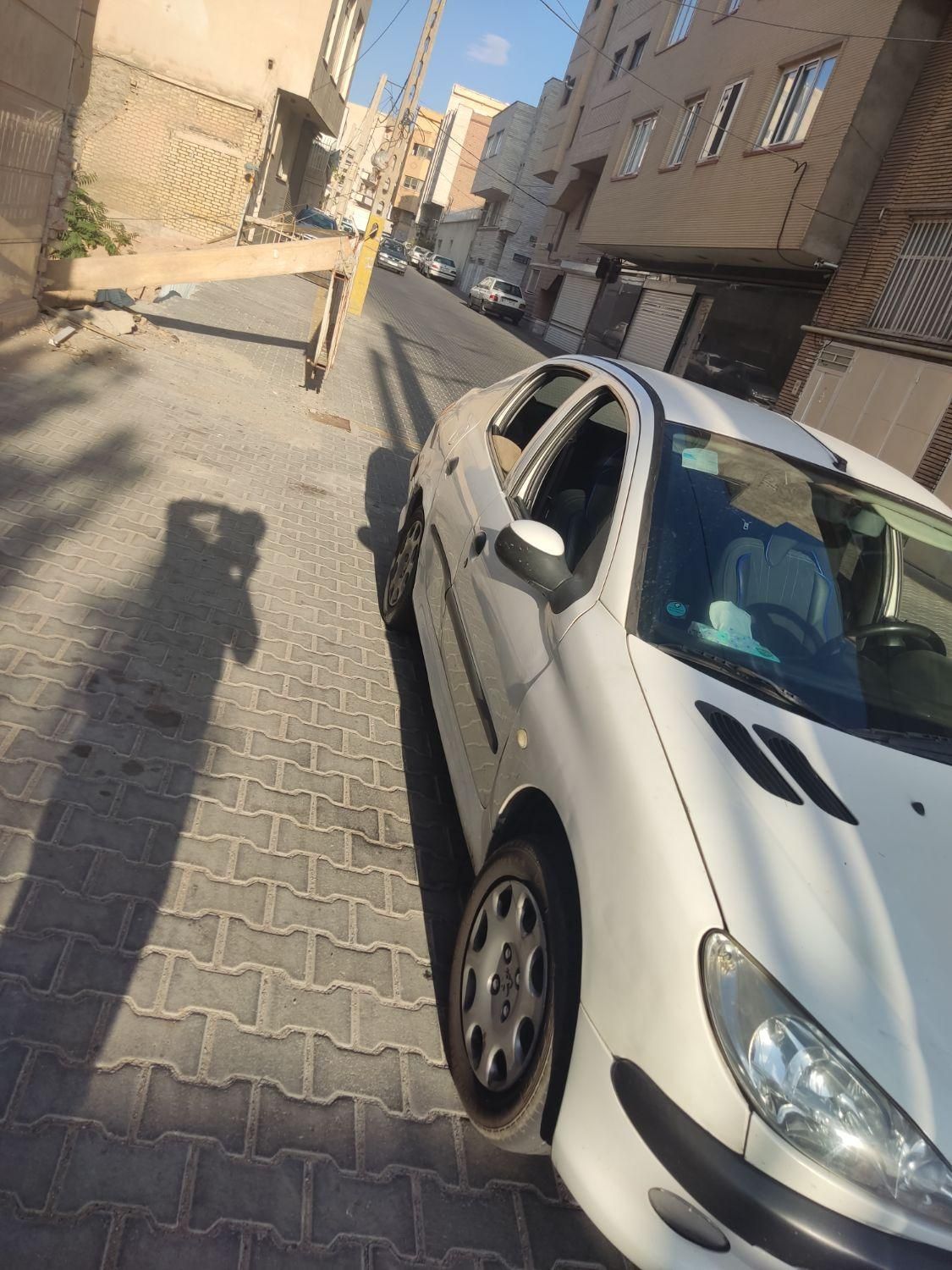 پژو ۲۰۶ صندوق دار v8 - 1393