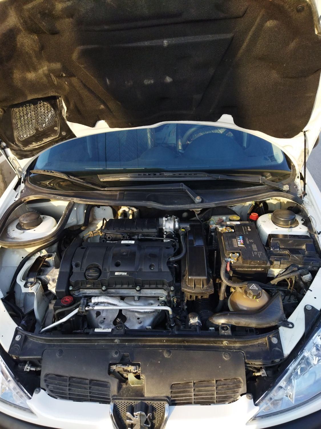 پژو ۲۰۶ صندوق دار v8 - 1394