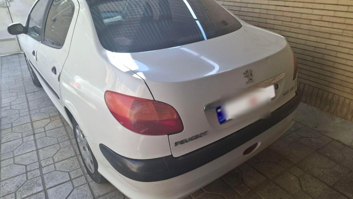 پژو ۲۰۶ صندوق دار v8 - 1389