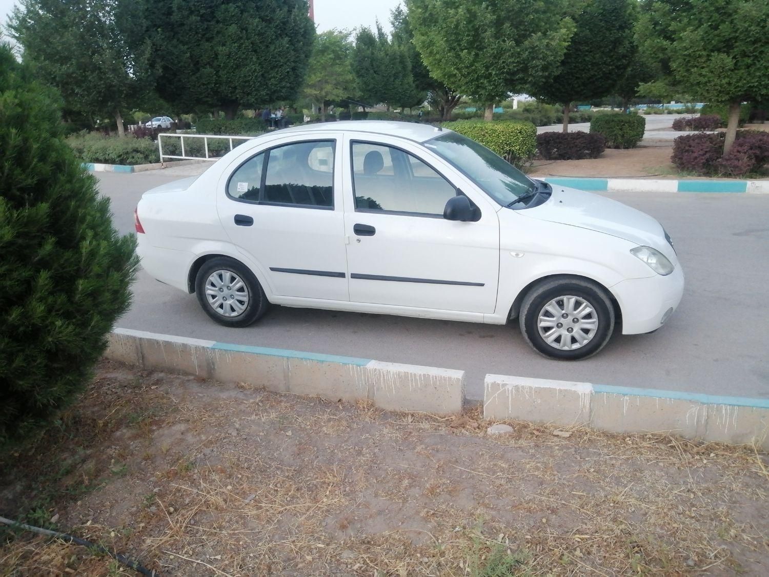 تیبا صندوق دار SX - 1400