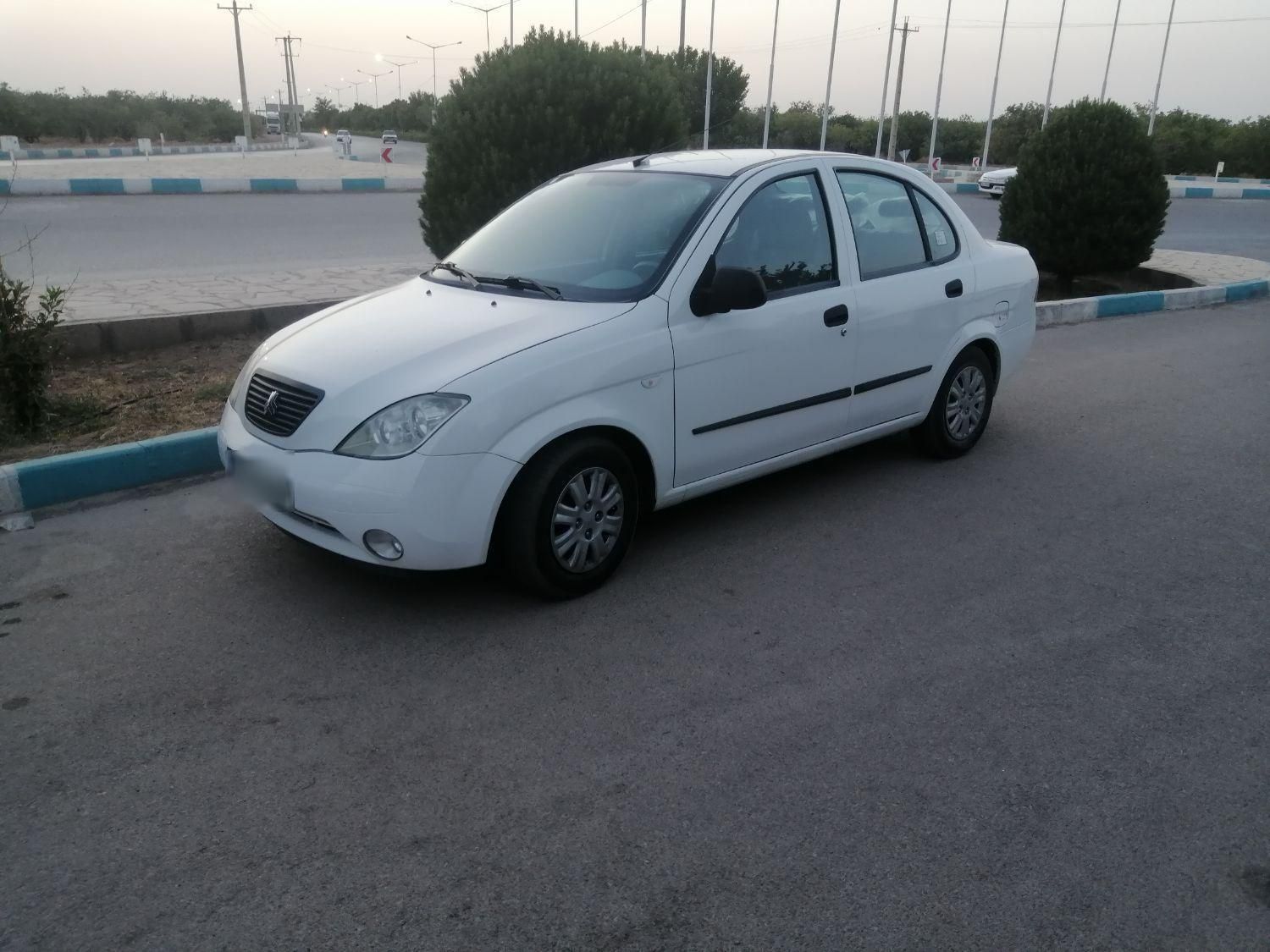 تیبا صندوق دار SX - 1400