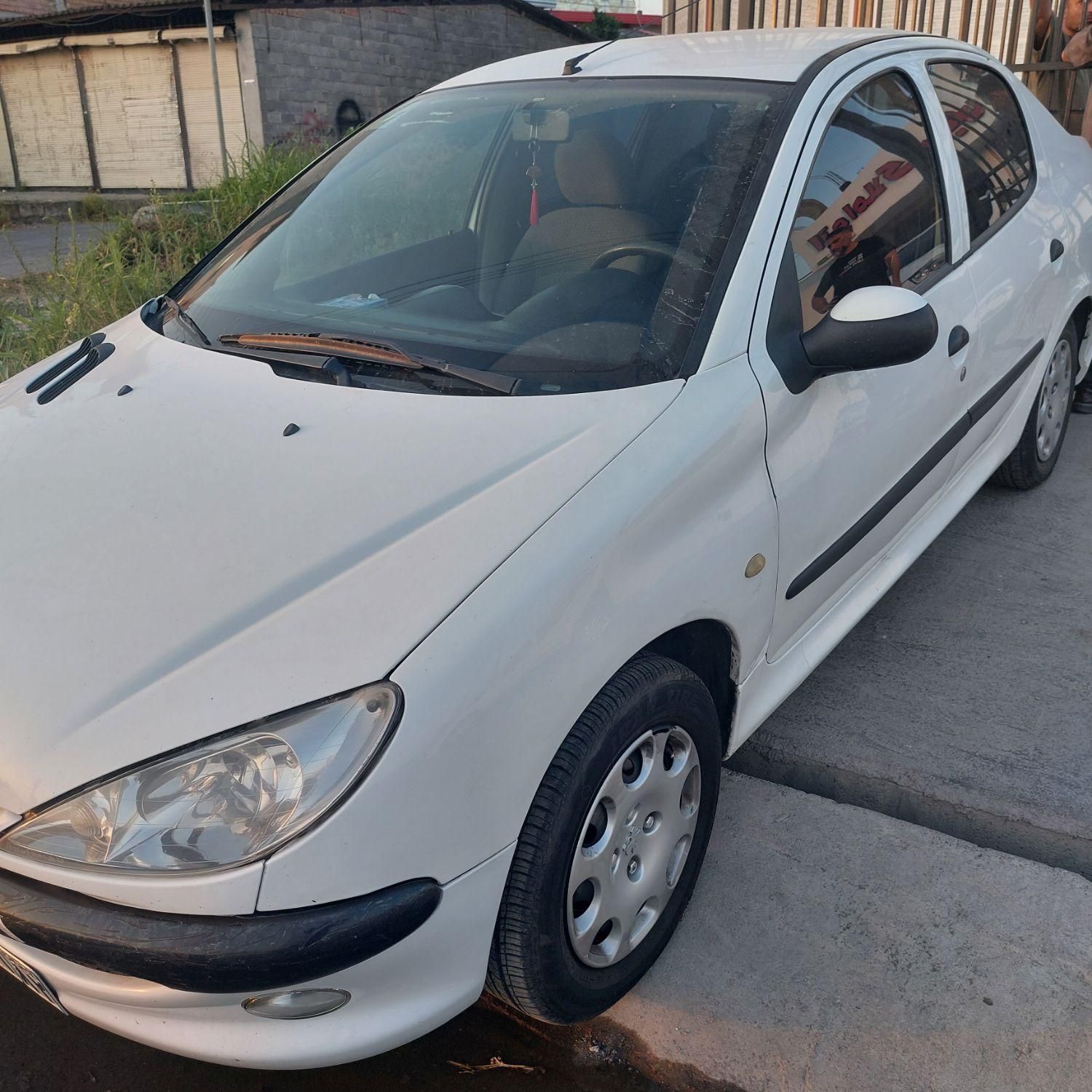 پژو ۲۰۶ صندوق دار v8 - 1396