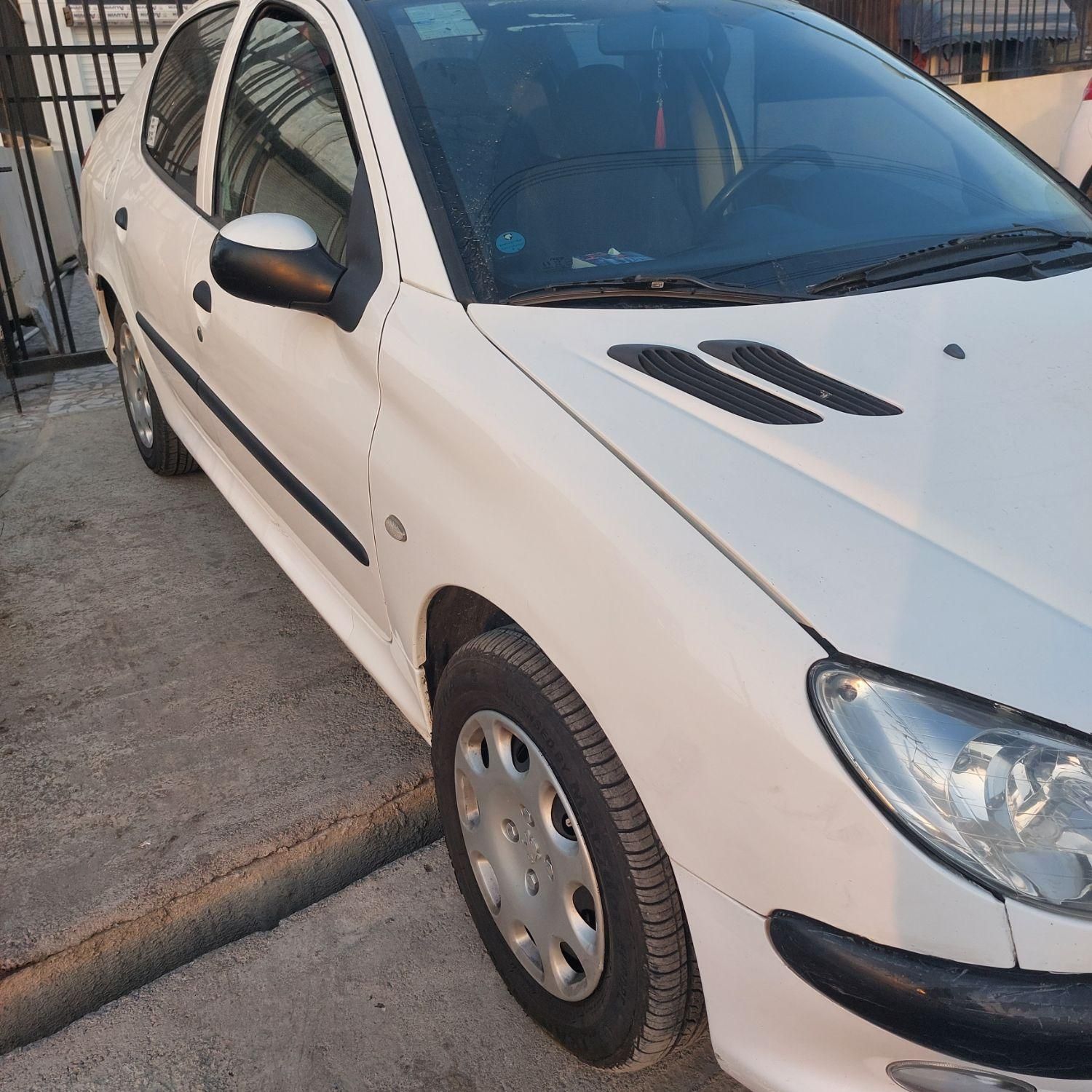 پژو ۲۰۶ صندوق دار v8 - 1396