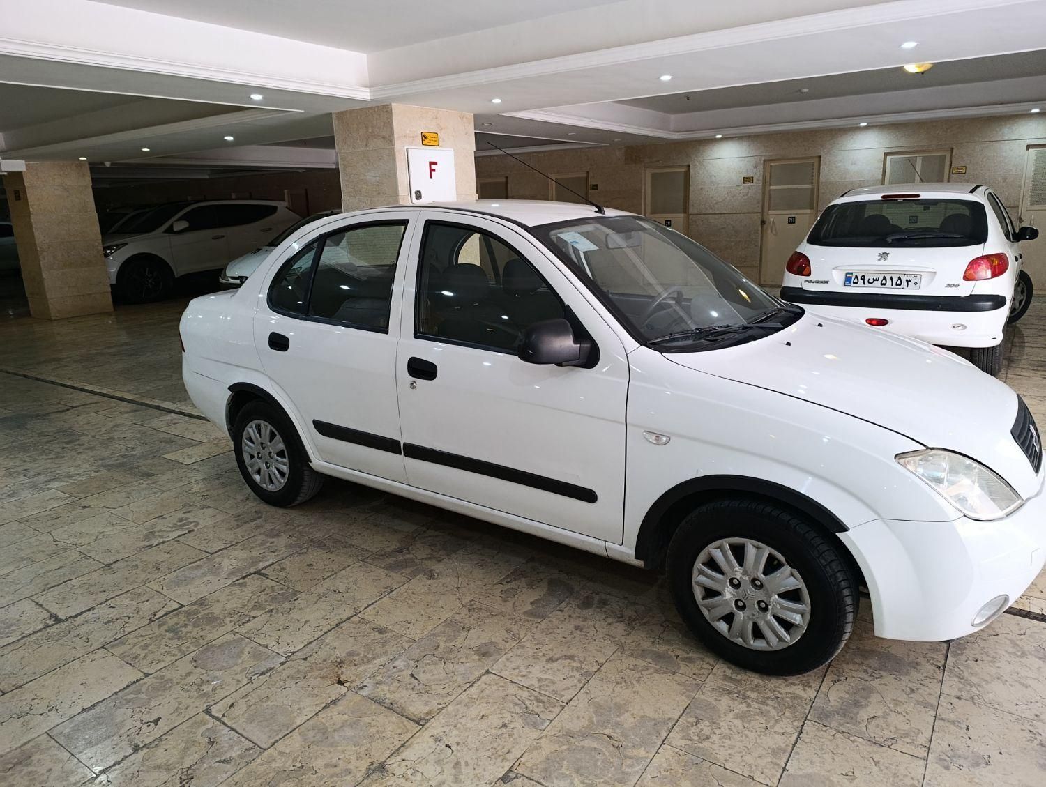 تیبا صندوق دار SX - 1395