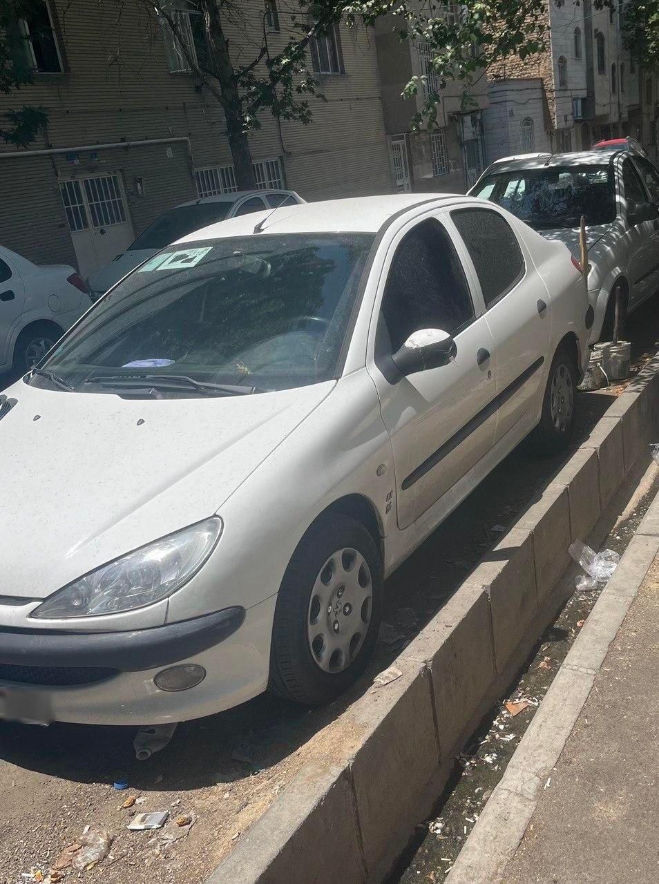 پژو ۲۰۶ صندوق دار v8 - 1394