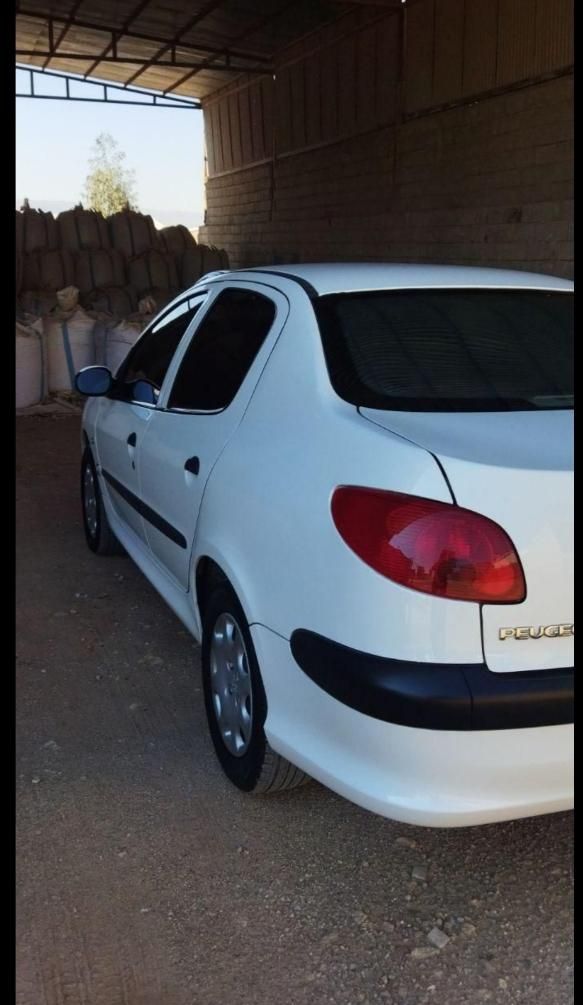 پژو ۲۰۶ صندوق دار v8 - 1394